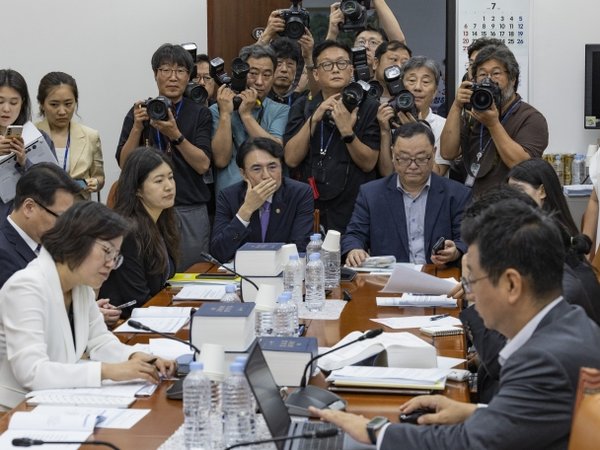 [서울신문] ‘尹 거부’ 노란봉투법, 與 주도 환노위 전체회의 통과…국힘 퇴장